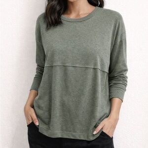 Hopely Elegant Sage Long Sleeve Top size M